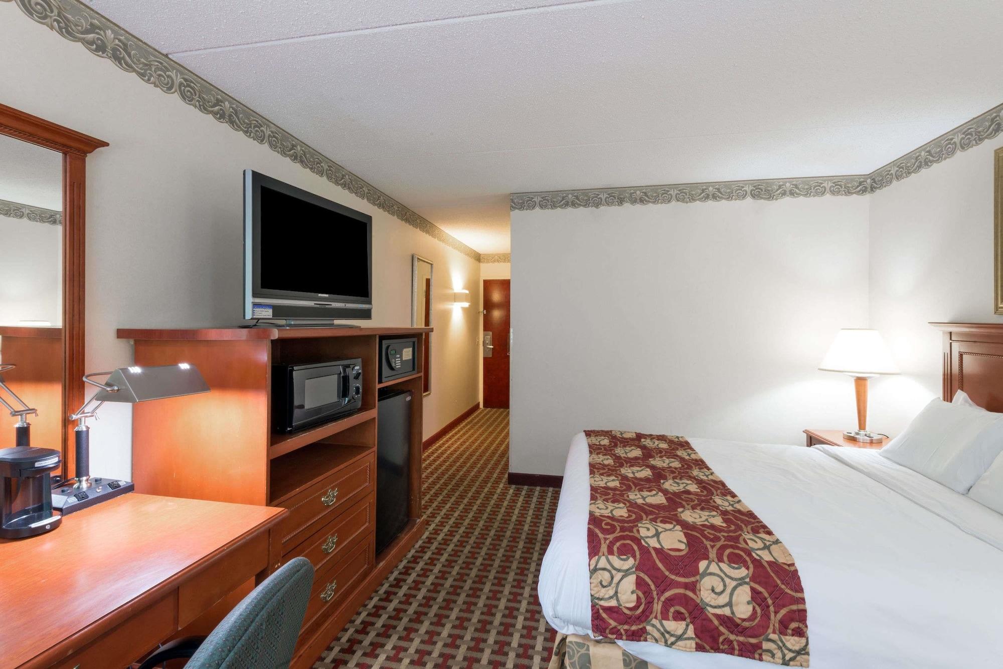 Best Western West Lebanon-Hanover Екстериор снимка