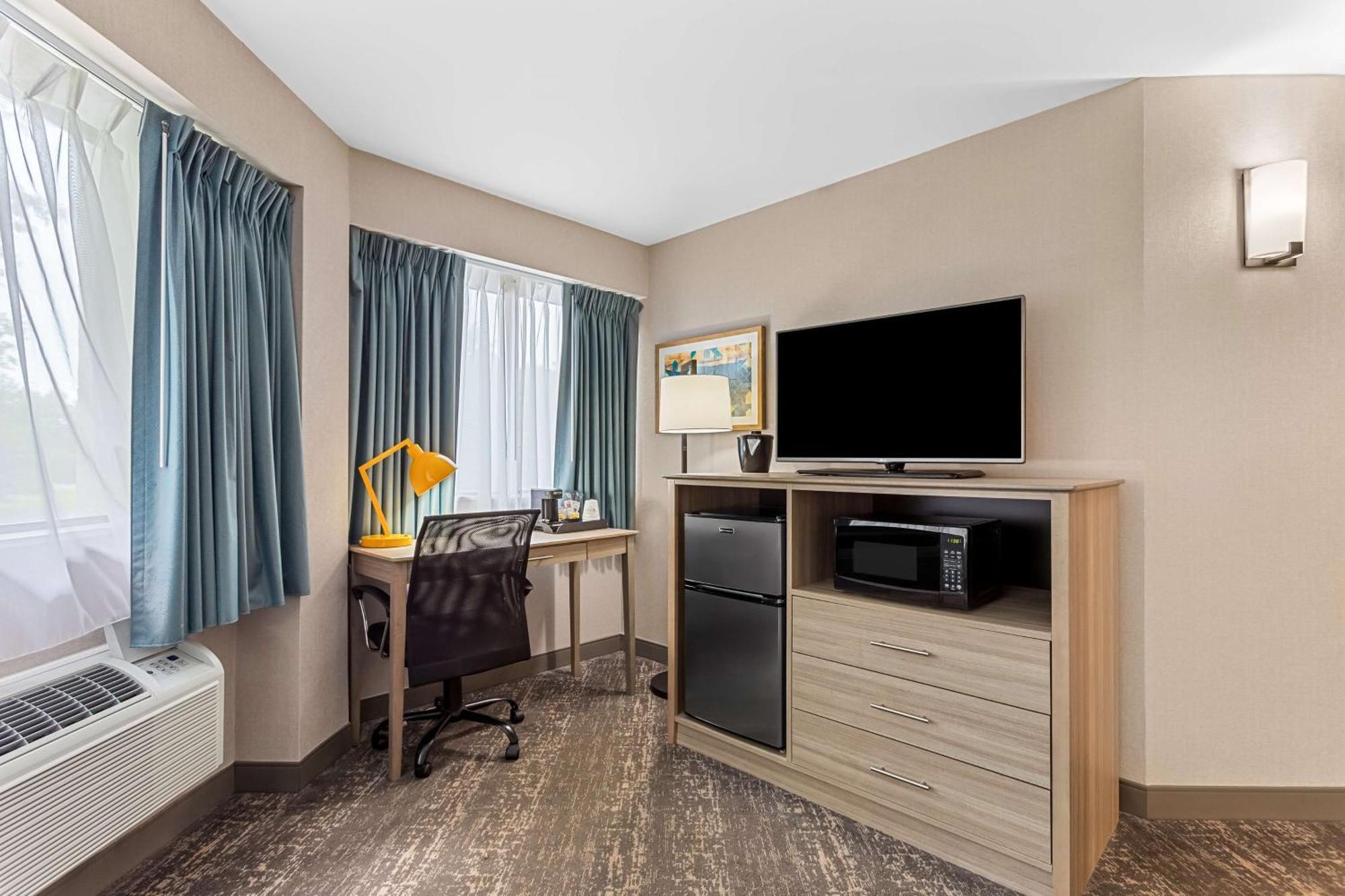 Best Western West Lebanon-Hanover Екстериор снимка