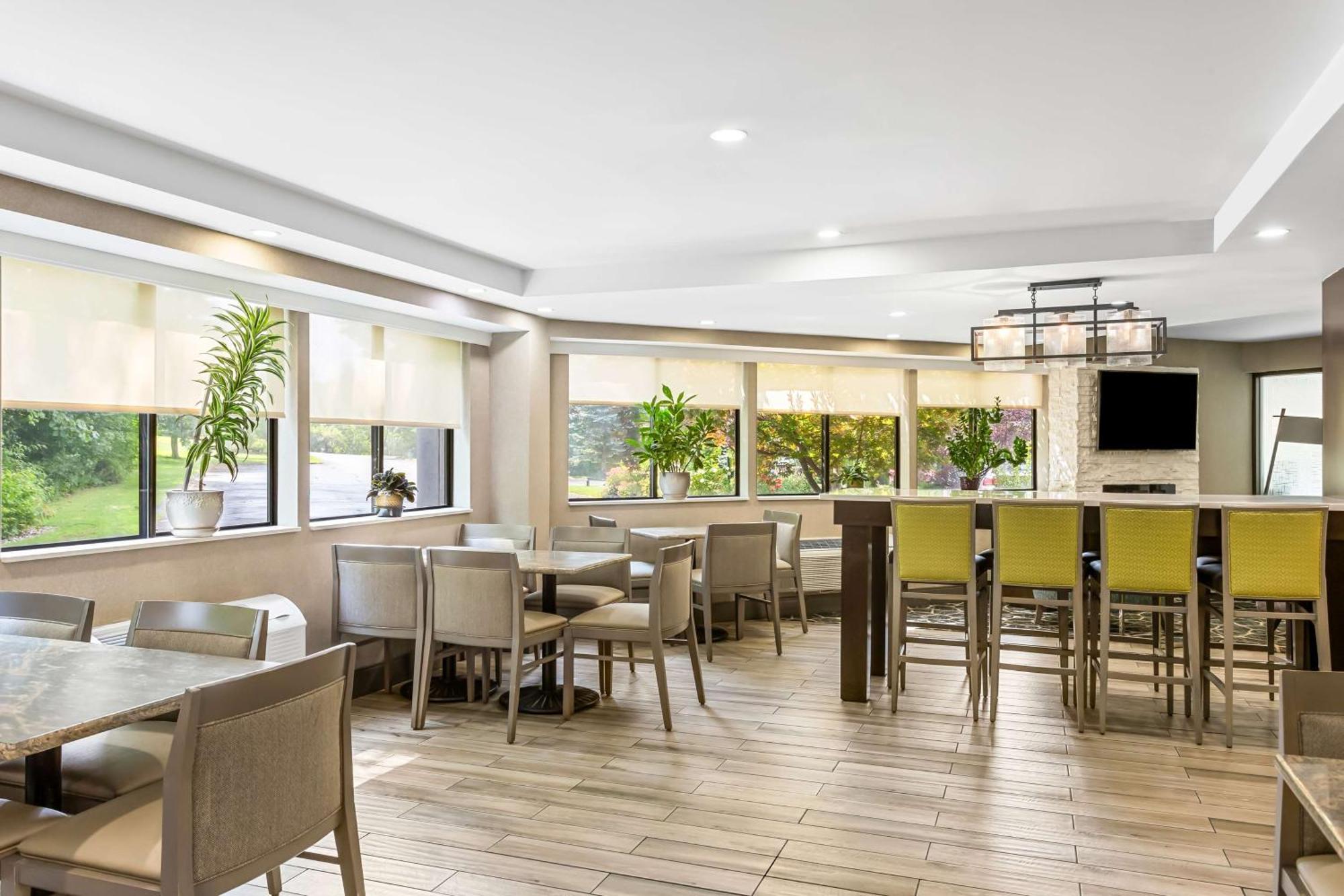 Best Western West Lebanon-Hanover Екстериор снимка