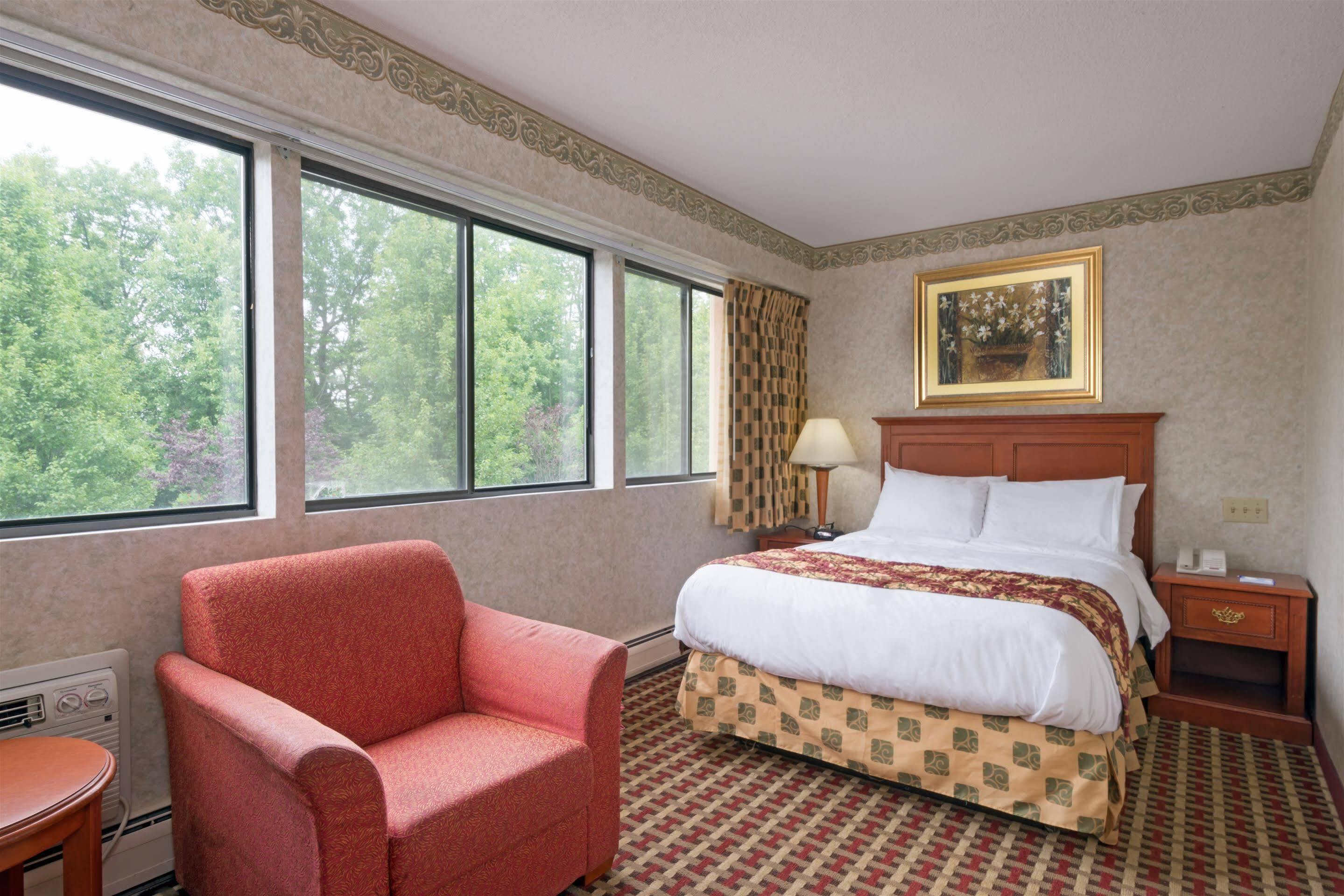 Best Western West Lebanon-Hanover Екстериор снимка